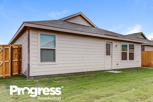 Building Photo - 1029 Crestview Dr