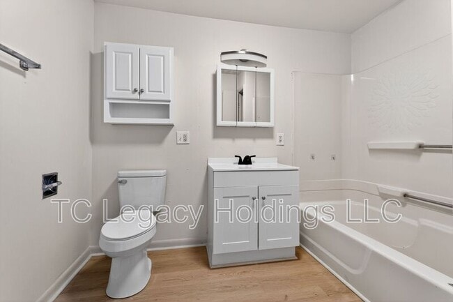 Building Photo - 1627 W Pike St