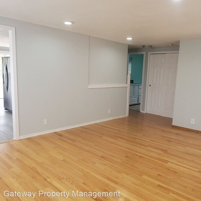 Building Photo - 2 br, 1 bath House - 580 SE Arcadia Road