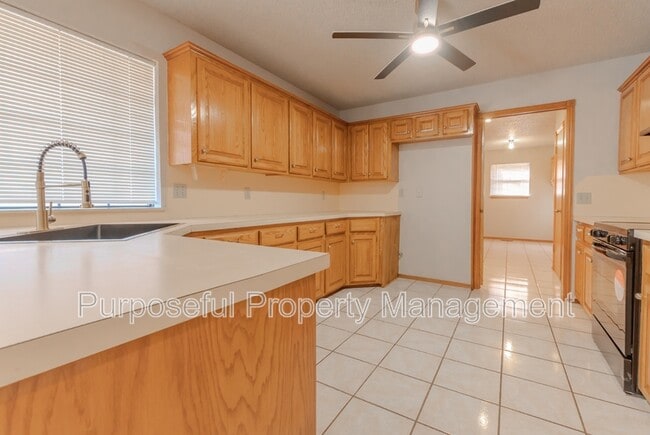 Building Photo - 1401 Harding Ave