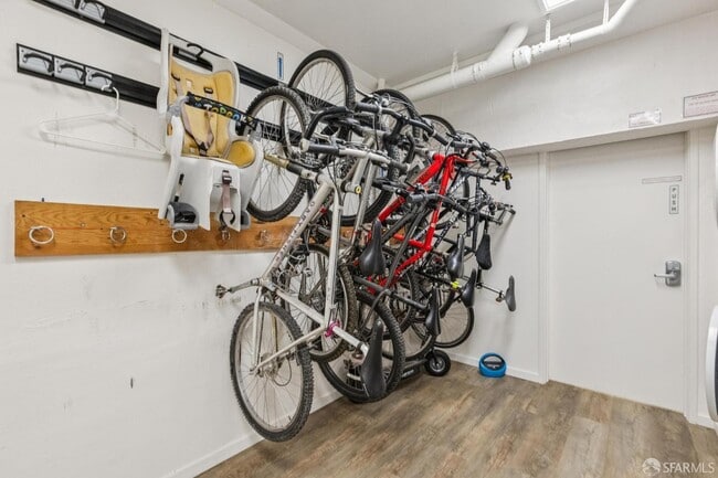 Building Photo - 1831 Grant Ave