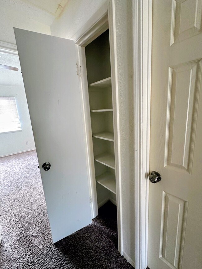 Building Photo - 12400 Brookglade Cir