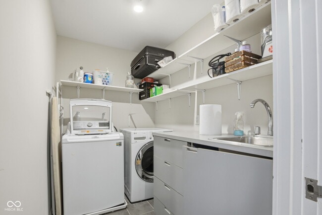 Building Photo - 228 E St Joseph St