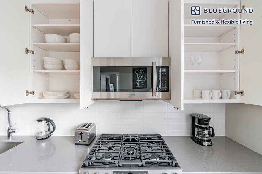 Building Photo - 2210 Wisconsin Ave NW