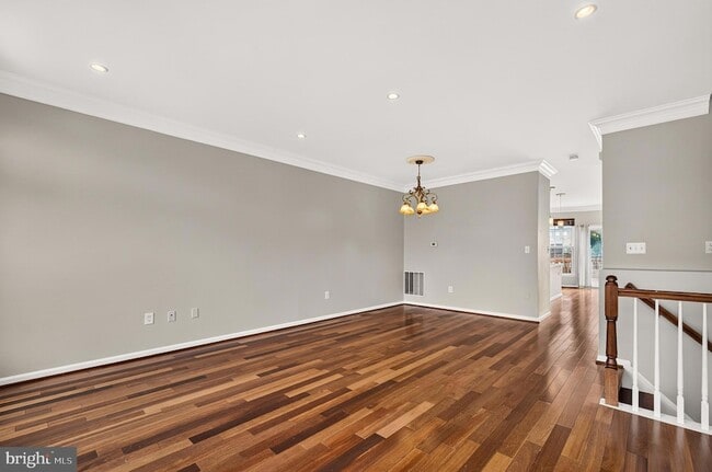 Building Photo - 6805 Oregano Ln