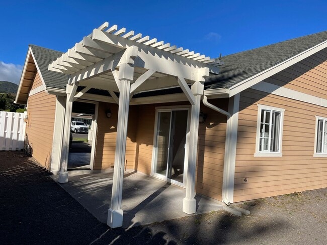 Building Photo - Pacheco, Evelyn (Kamalo'o)