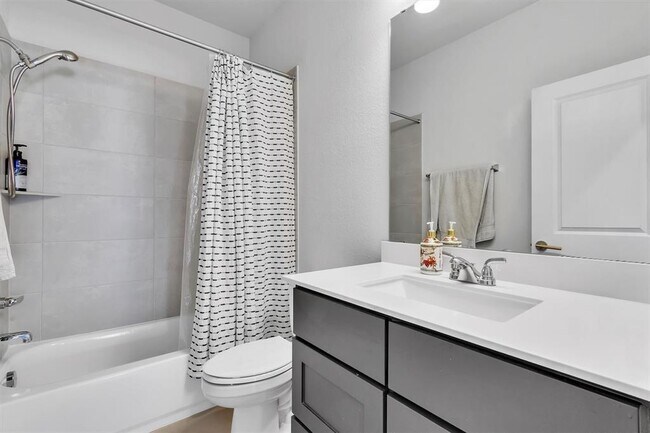 Building Photo - 113 Lenera Dr