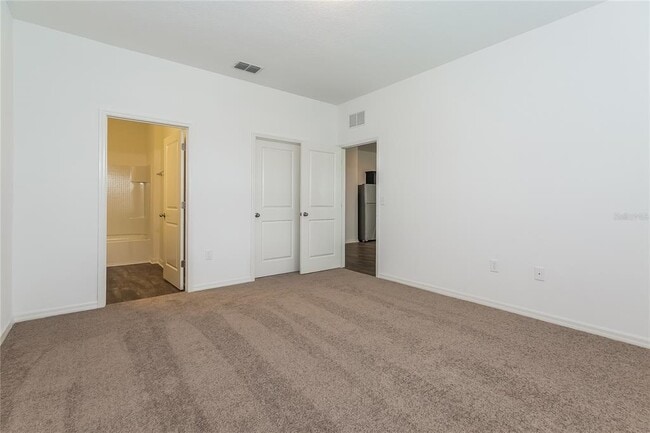 Building Photo - 194 Hidden Lk Lp