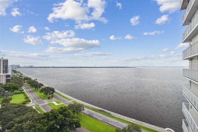 Building Photo - 2611 Bayshore Blvd