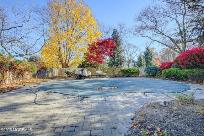 Building Photo - 589 Westwood Ave