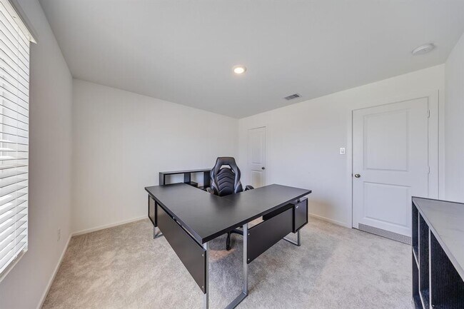 Building Photo - 18208 Pontecorvo Ln