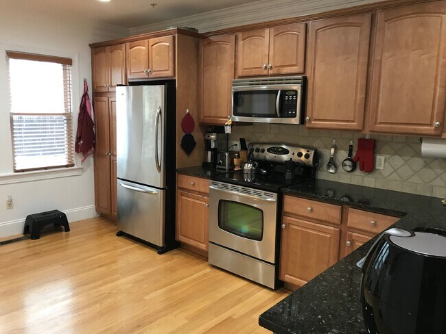 Kitchen - 38 Eddy St