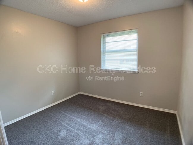 Building Photo - 6812 S Land Ave