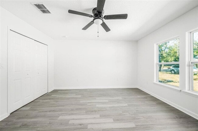 Building Photo - 1523 NE 1st Ave