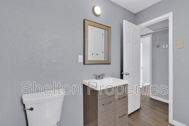 Building Photo - 6022 S 3rd St