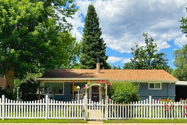 Primary Photo - 2612 Lark Dr