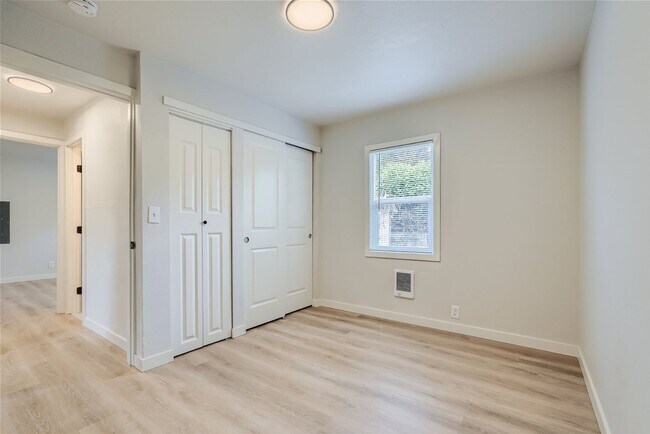 Building Photo - New Price!! Newly Remodeled 2BR/1BA House ...