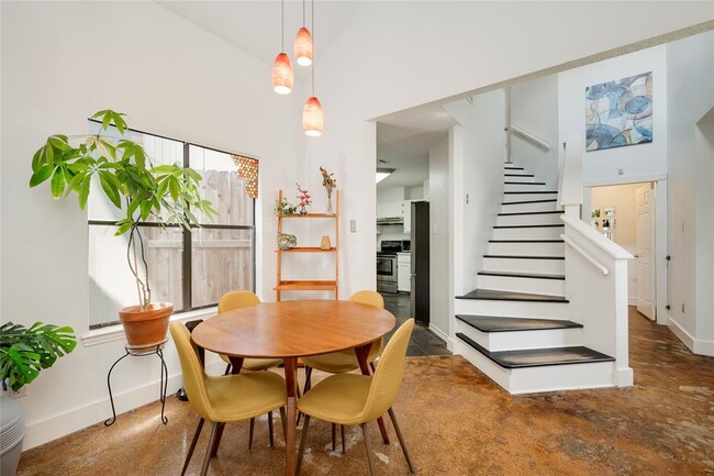 Building Photo - 1211 Gingerlily Cove