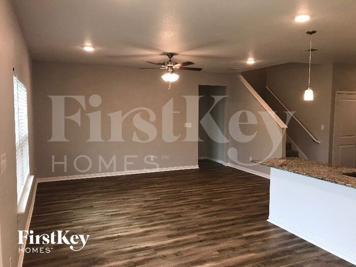 Building Photo - 7376 Parkside Pl Dr