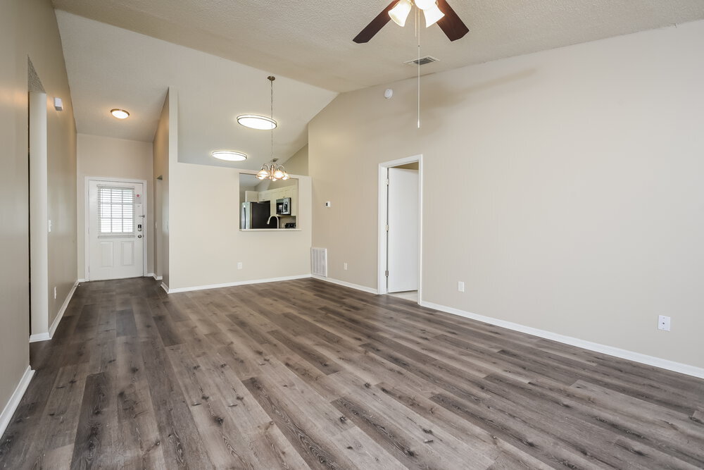 Building Photo - 1220 Regal Ridge Dr