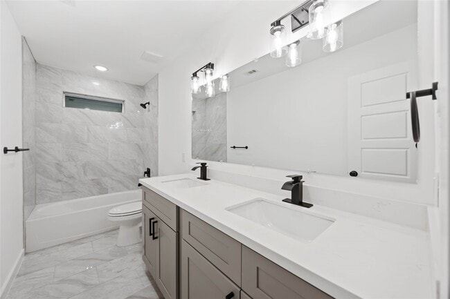 Building Photo - 7126 Bywood St