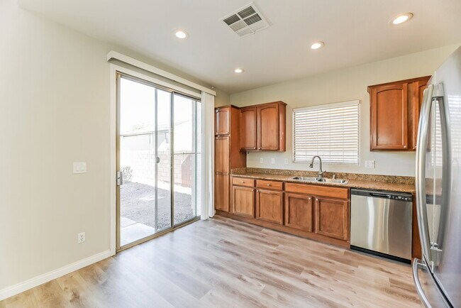 Building Photo - 328 Sweet Sugar Pine Dr