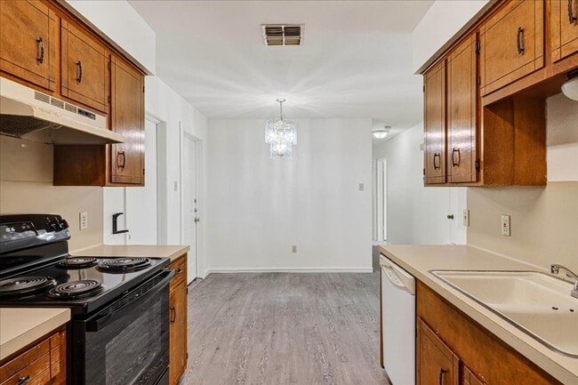 Building Photo - 1622 La Joya St