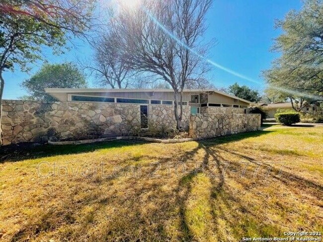 Building Photo - 2622 Hopeton Dr