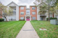 Building Photo - Lovely 2 BR/2 BA Condo in Glen Burnie!