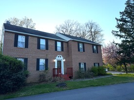 Building Photo - 5283 Ilchester Rd