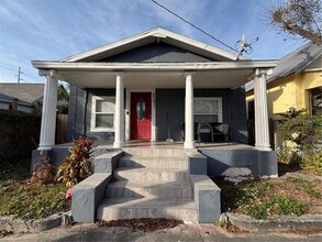 Building Photo - 2341 W Walnut St