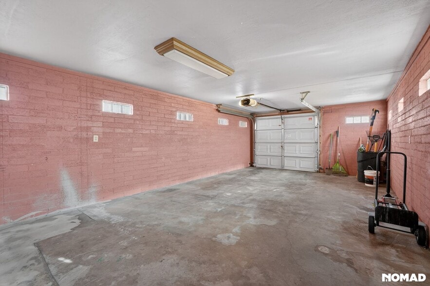 Building Photo - 1700 W Elm St