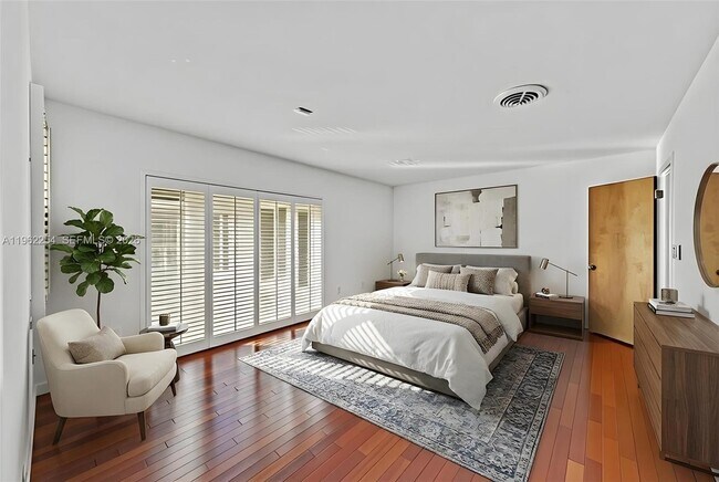 Building Photo - 6630 SW 102nd St