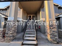 Building Photo - 1025 W Pine Ave