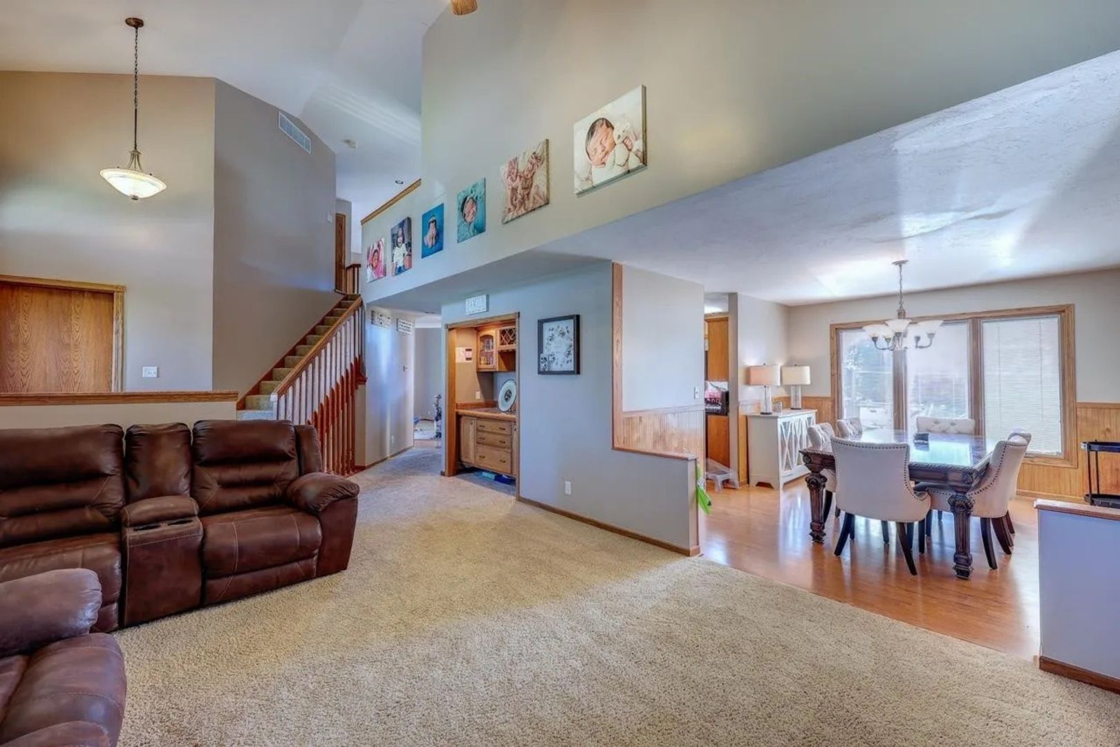 Building Photo - 3408 Lake Shore Dr