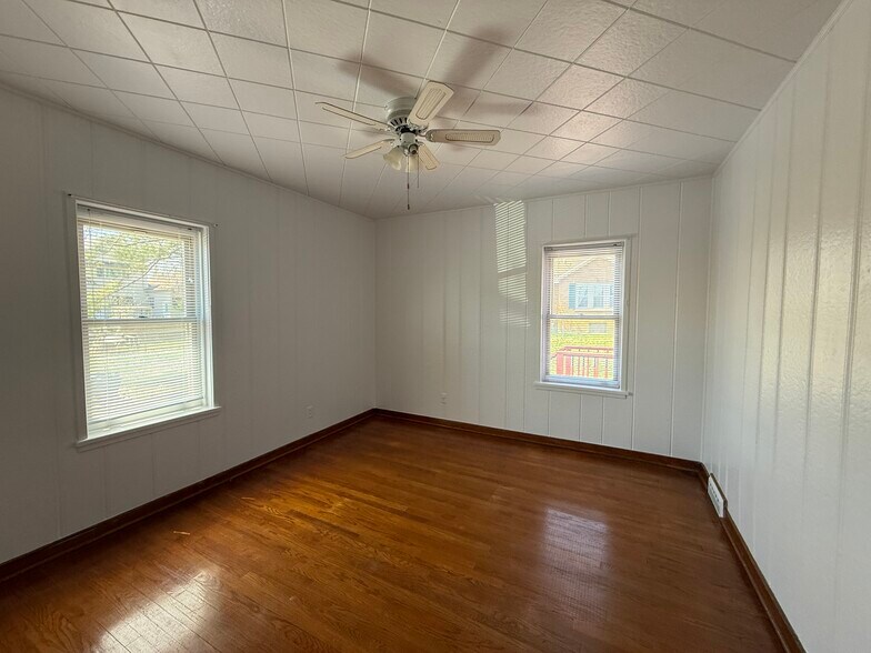 Downstairs bedroom - 109 W 9th Ave