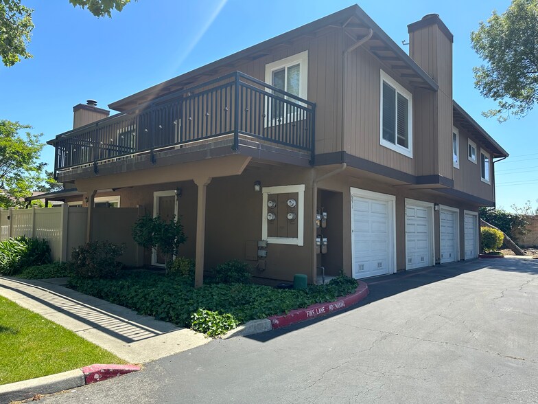 Building Photo - 691 Whitewater Ct