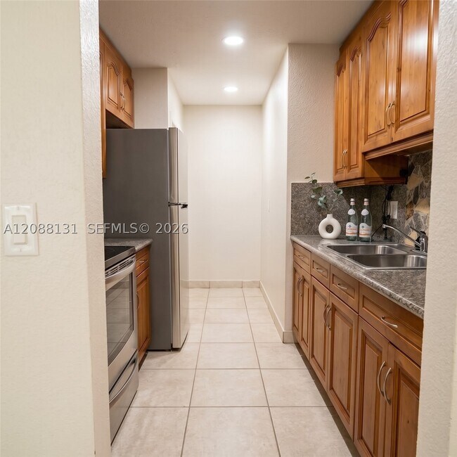 Building Photo - 7238 SW 94th Pl