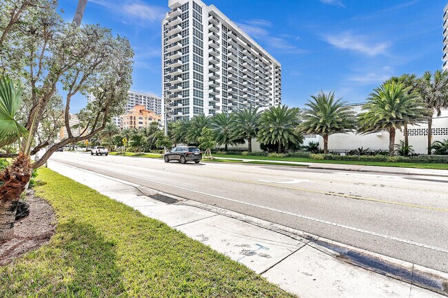 Building Photo - 525 N Ocean Blvd