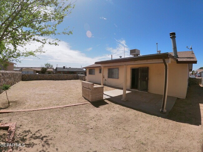 Building Photo - 1500 Babe Hiskey Ln