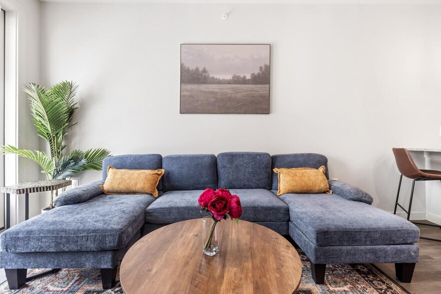 Building Photo - 5820 1/2 Cameron Road-SI FL1-ID1303397P