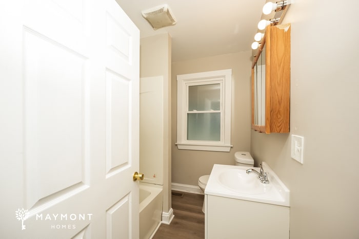 Building Photo - 3355 Desota Ave