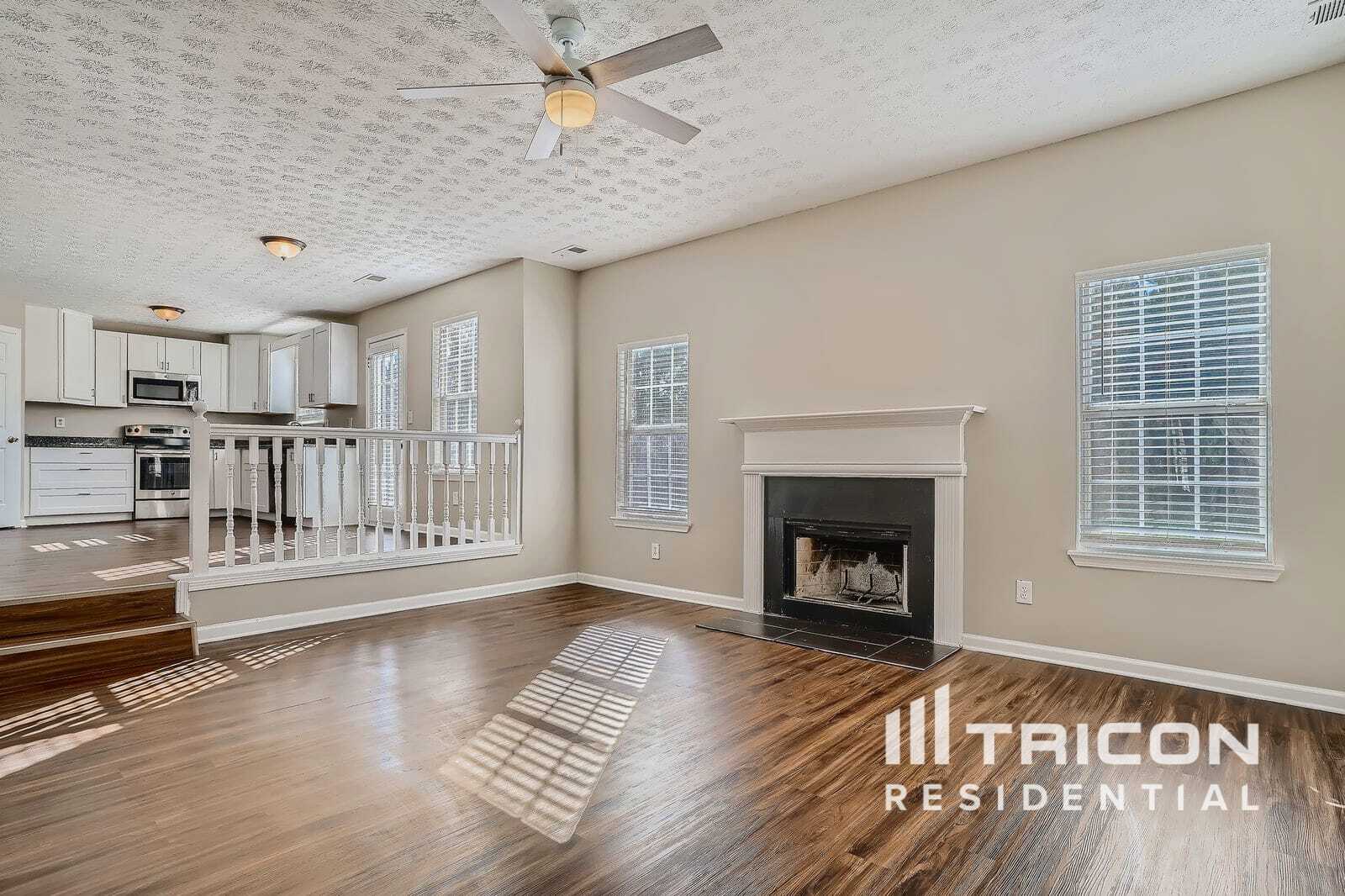Building Photo - 6070 Autumn Green Dr