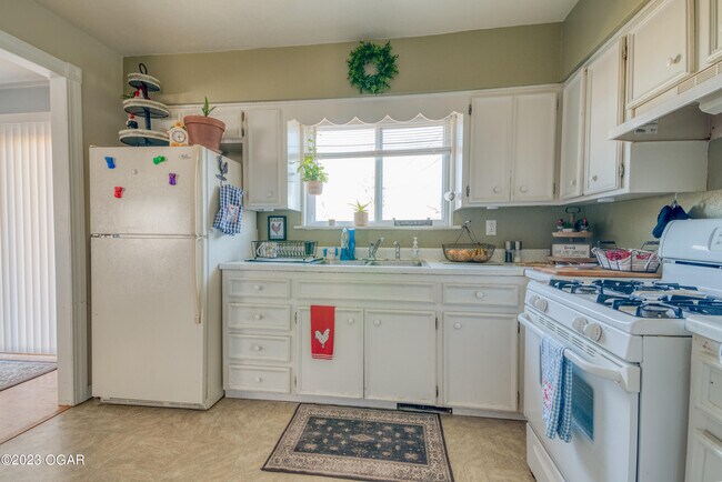 Building Photo - 2415 New Hampshire Ave