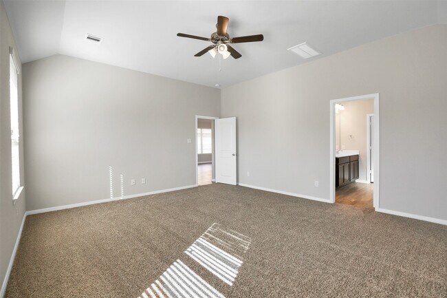 Building Photo - 4759 Creekside Hvn Trl