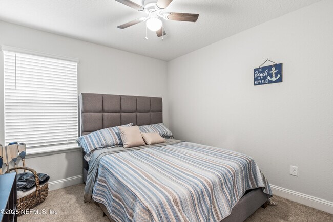 Building Photo - 243 Dahlia Falls Dr
