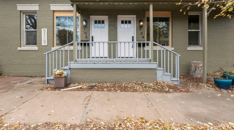 Building Photo - 706 E Dakota Ave