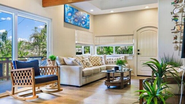 Building Photo - BK-1284