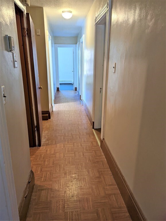 Building Photo - 531 Norwest Dr