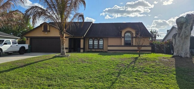 Building Photo - 2722 SW District Ave